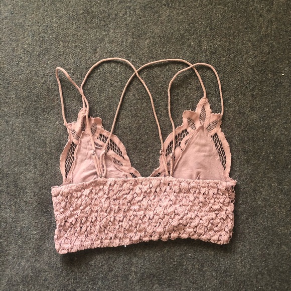 Lacy Bralette 🌸 - Picture 2 of 2